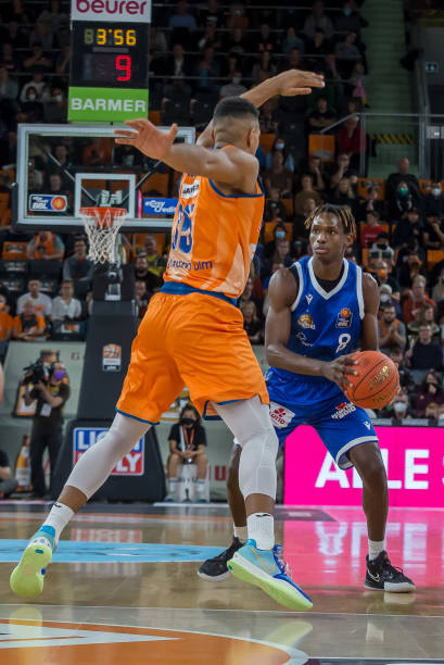 越来越频繁 越来越频繁