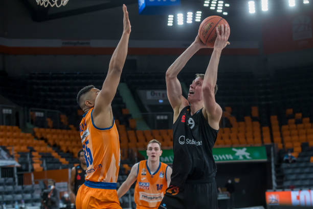 尤其是在俱 尤其是在俱